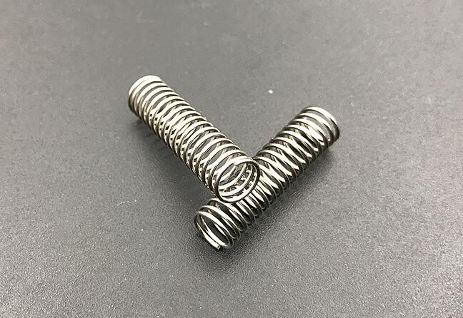 電力彈簧廠家：選購(gòu)彈簧時(shí)必須留意的事項(xiàng)有什么？