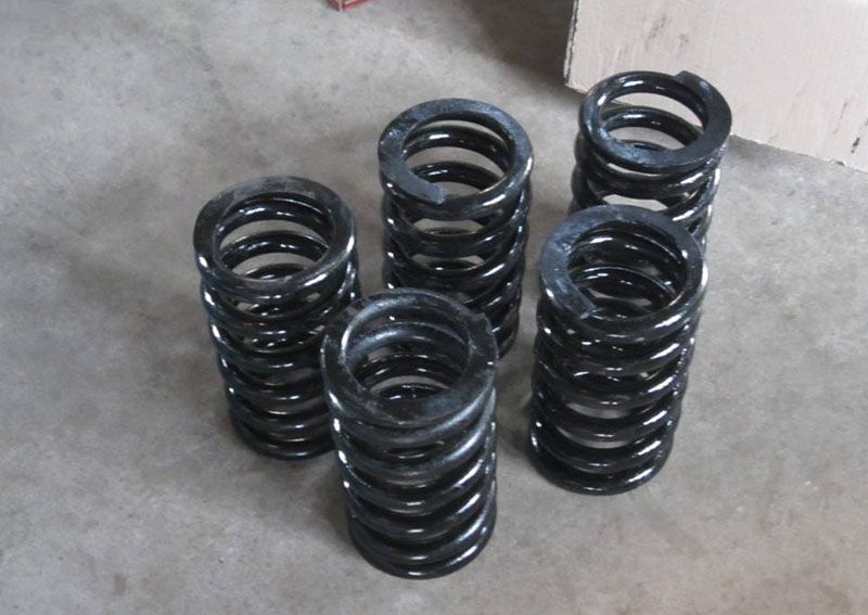 機(jī)車(chē)彈簧在運(yùn)作中應(yīng)怎樣降低其震動(dòng)的頻率